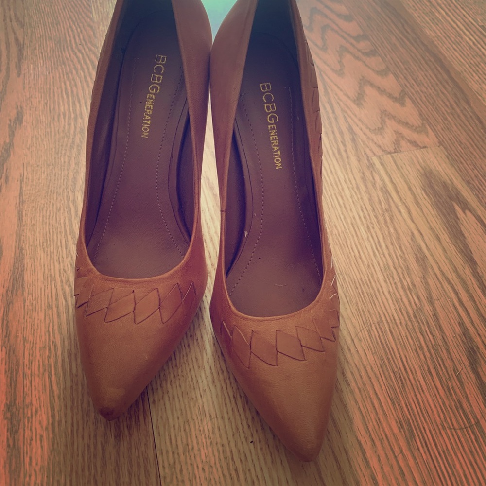 BCBGeneration nude pumps size 6.5